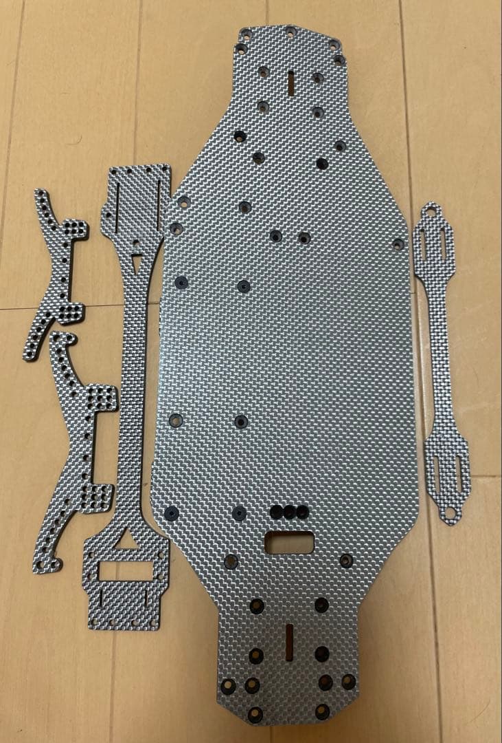 GRK SHIBATA シルバーカーボン シャーシ