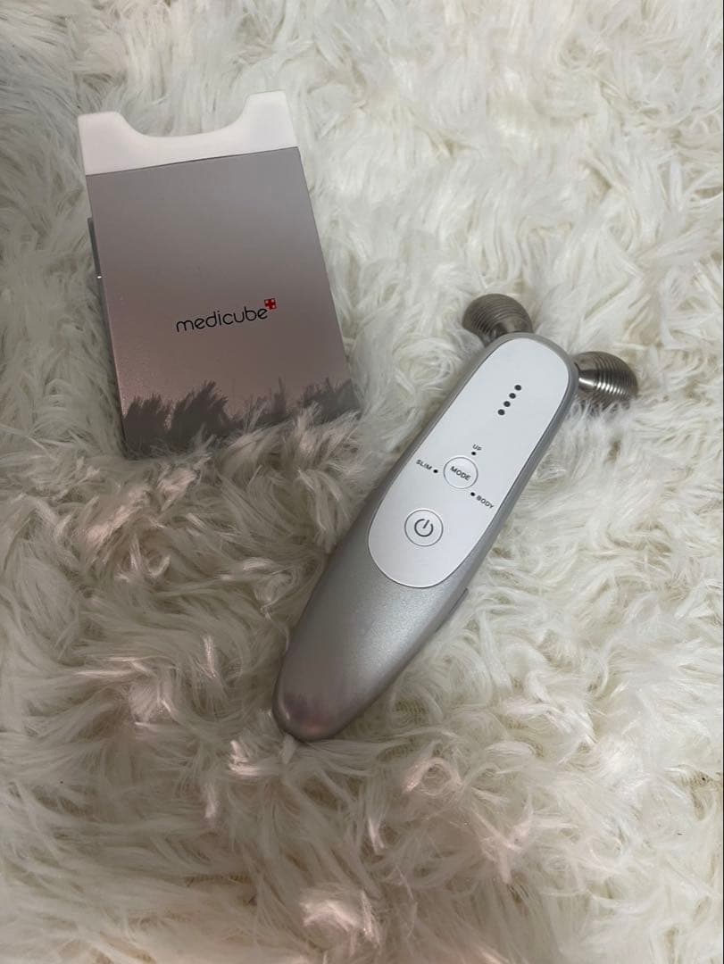 medicube AGE-R 美顔器 + ブースタージェル
