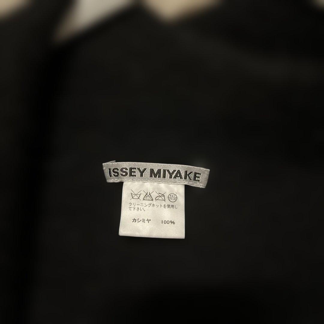 ISSEY MIYAKE カシミヤ ブラックカーディガン　値下げ中