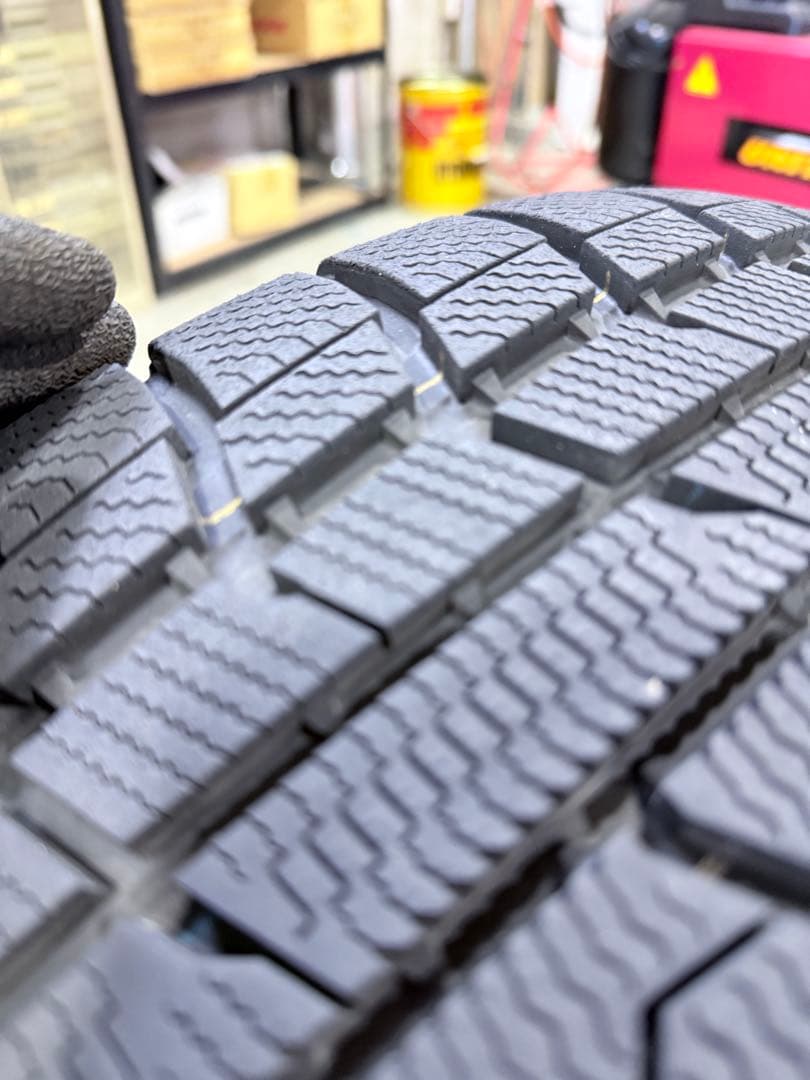 215/70R16 TOYOスタッドレスタイヤ （2024年製）