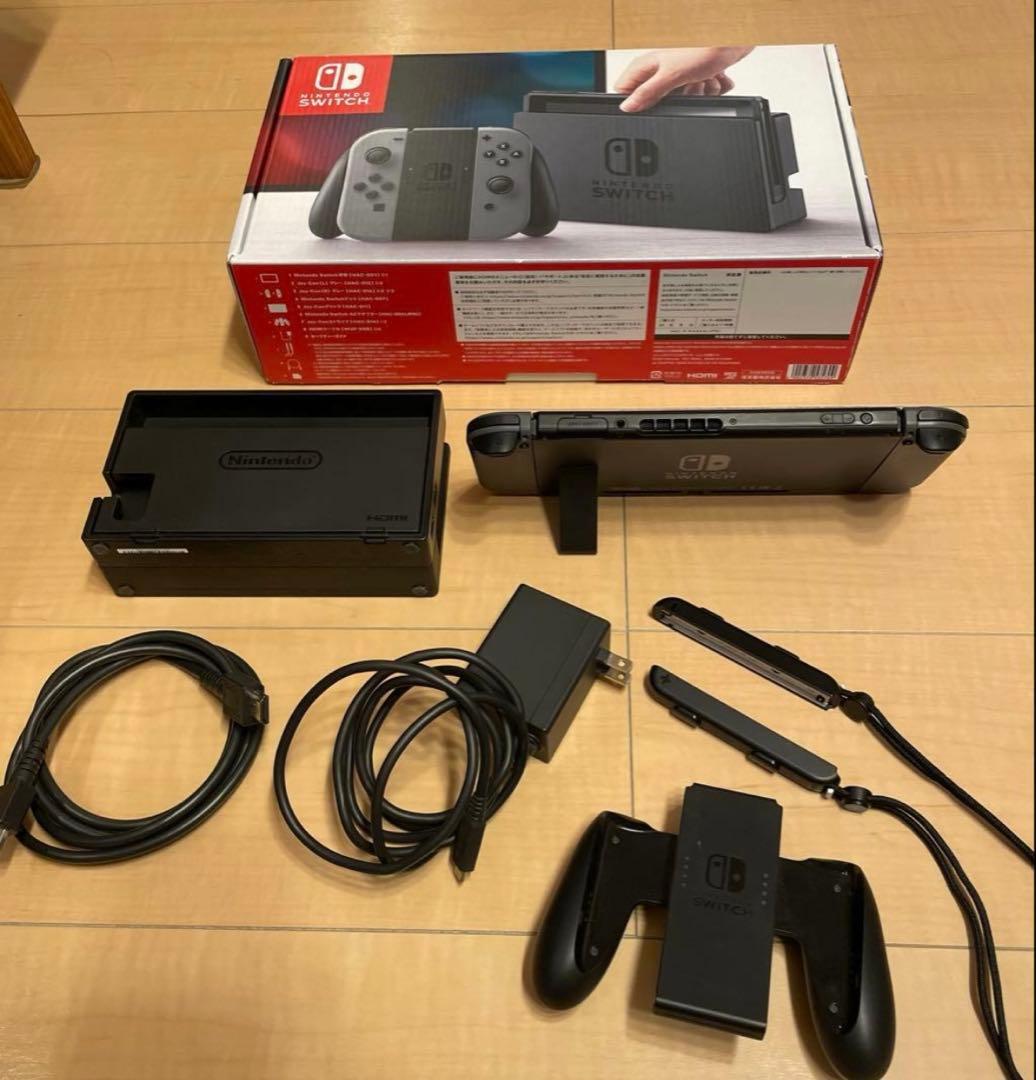 Nintendo Switch 本体 + 公式switchケース