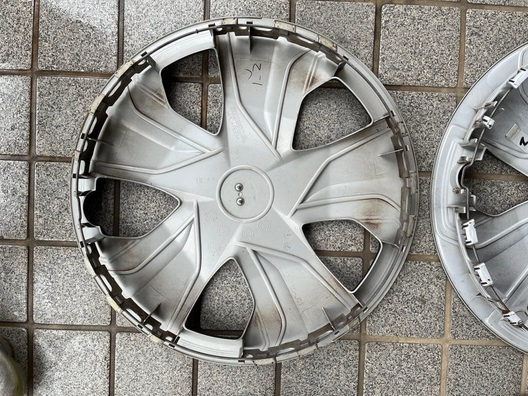 ホンダ フィットハイブリッドGP5 純正ホイールキャップ
