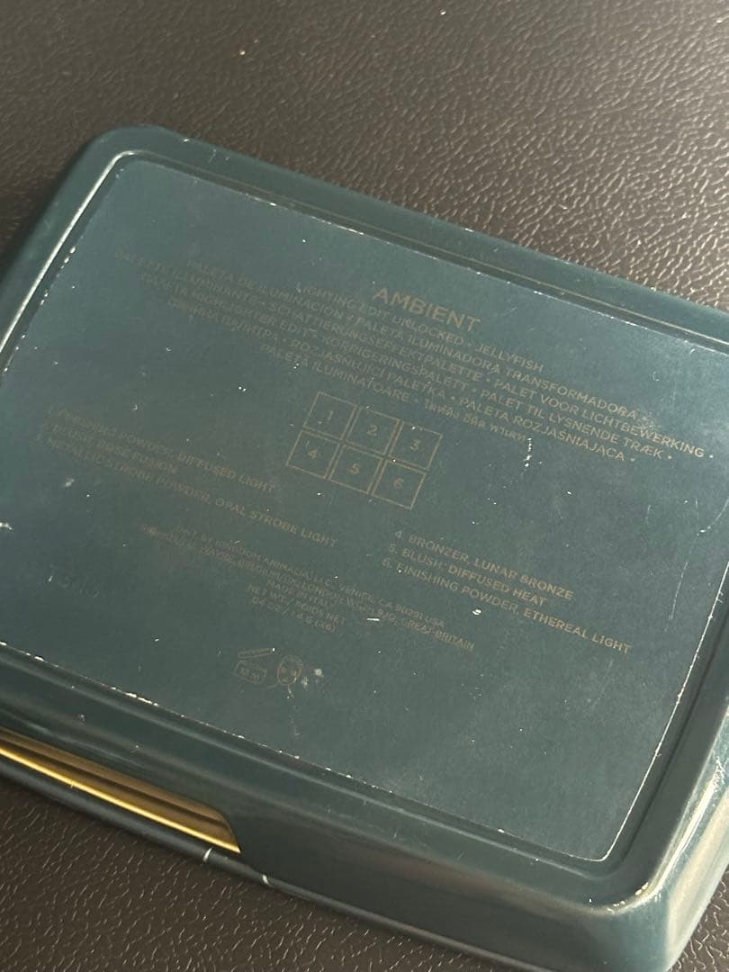 チーク hourglass Ambient Lighting palette