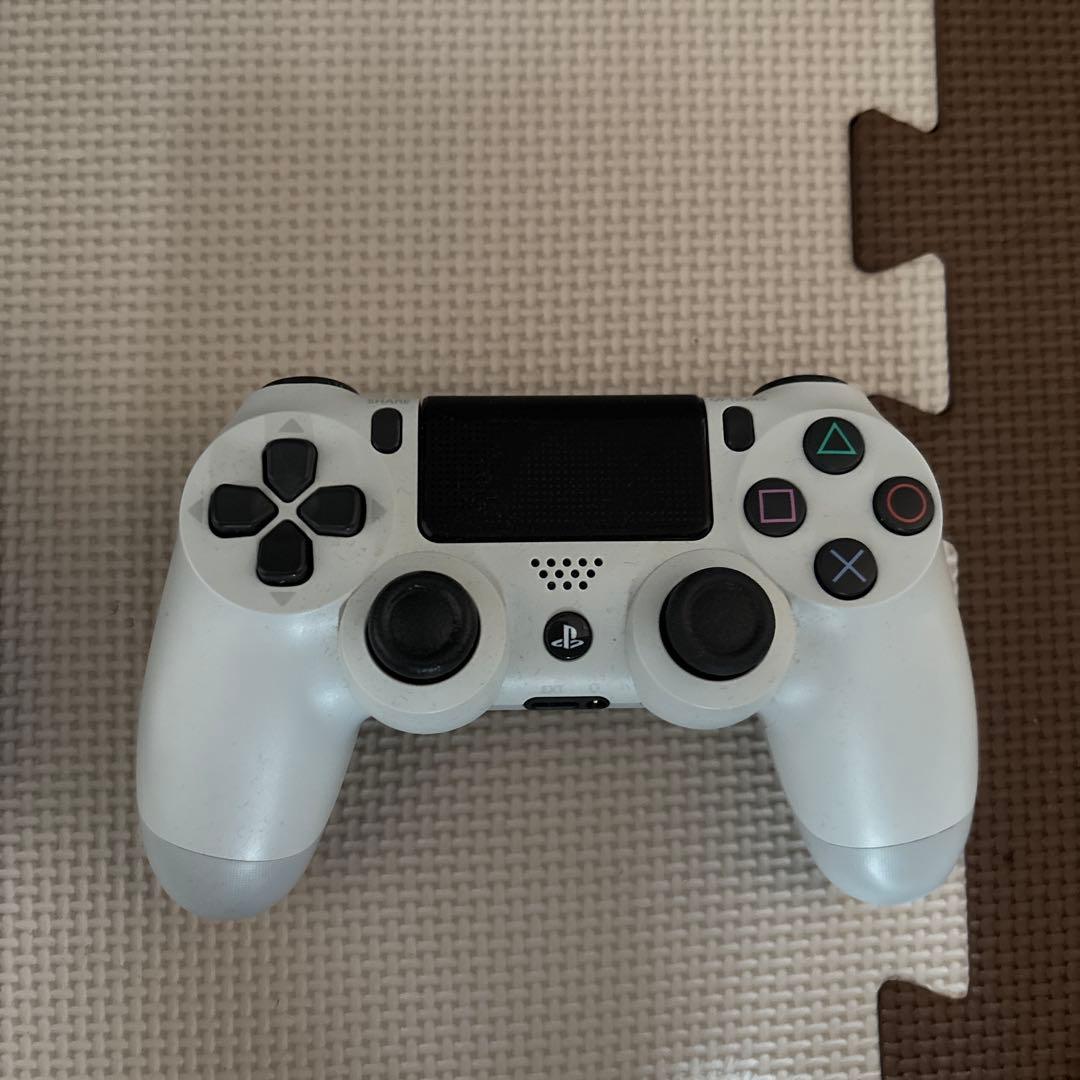 PlayStation 4 本体とコントローラー2台セット