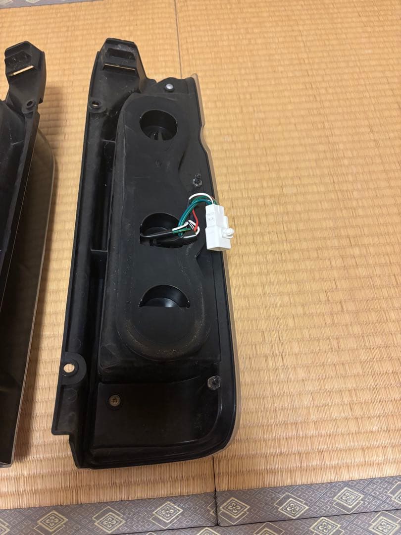 ねんねこハイエース　LEDテールランプ クリア/レッド 2個セット