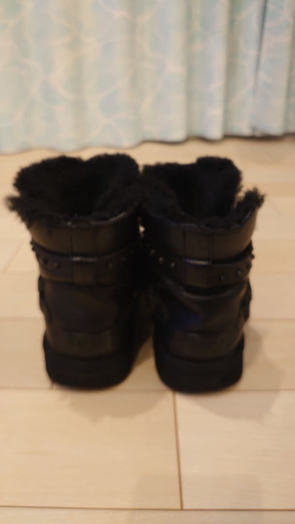 アグ UGG ブーツ EMERSEN ブラック 黒 スタッズ
