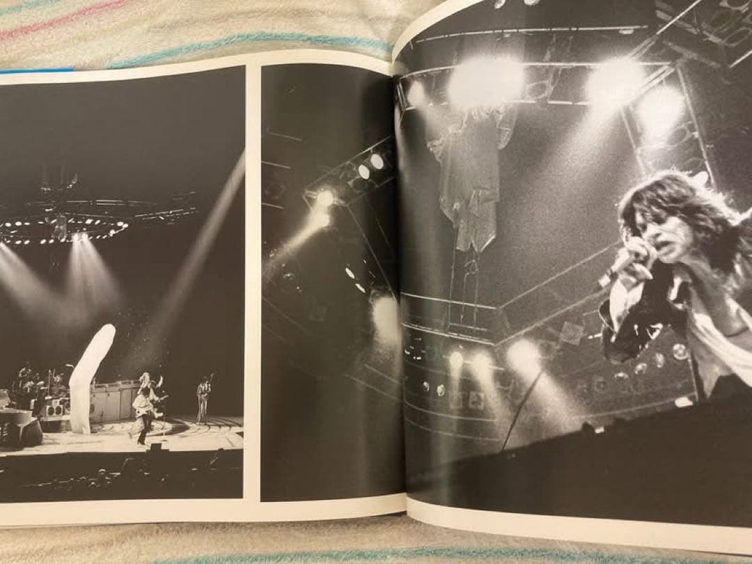 洋書 STARF*CKER:STONES LIVE IN LONDON '76.103