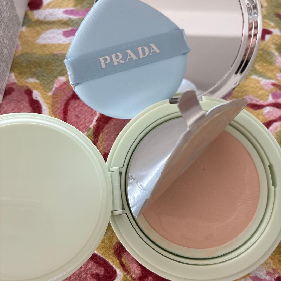 PRADA クッションファンデーション　LC5