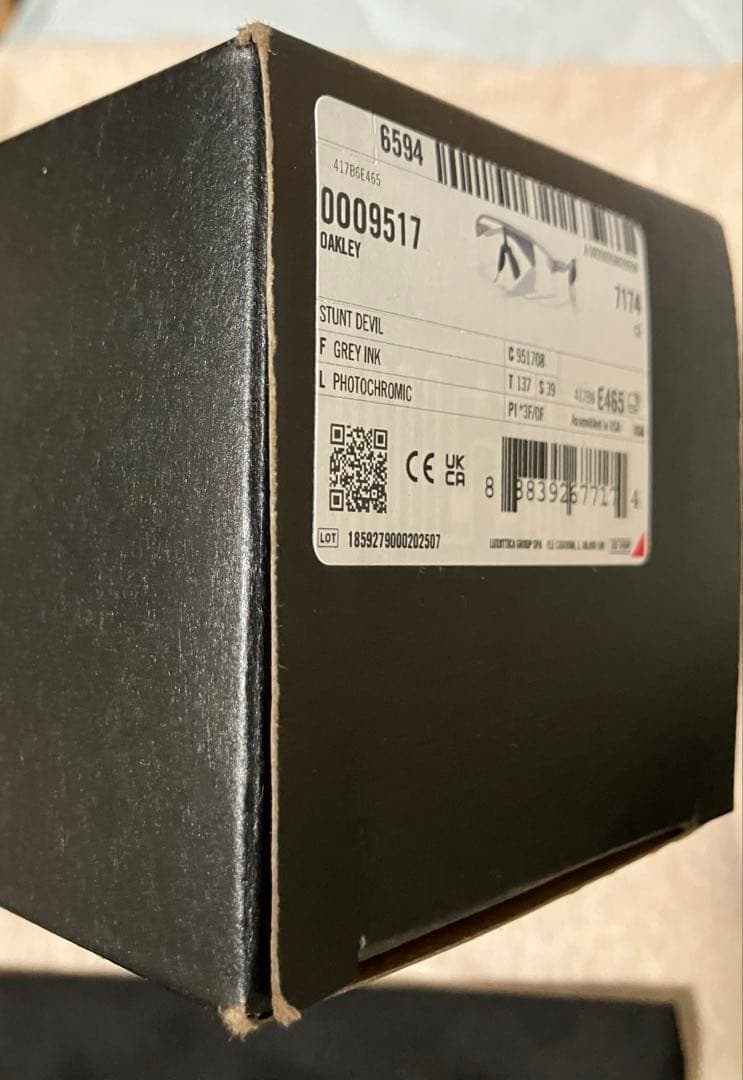 新品未使用　OAKLEY STUNT DEVIL調光レンズ　OO9517