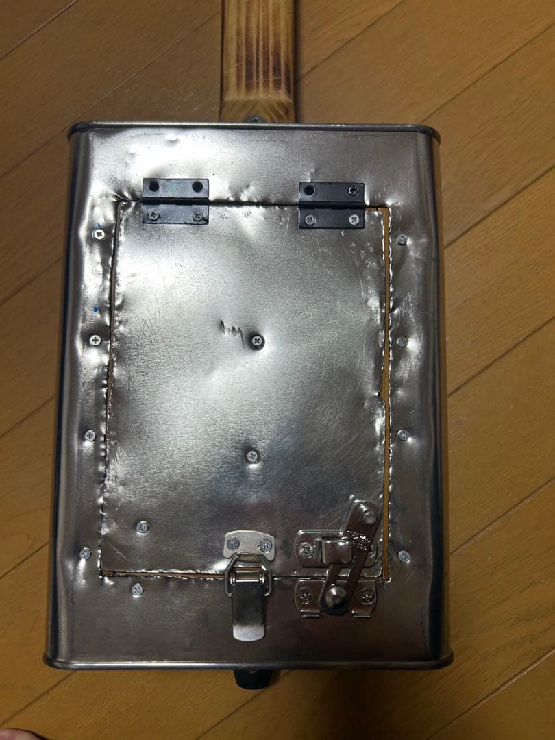 自作オイル缶エレキベース
