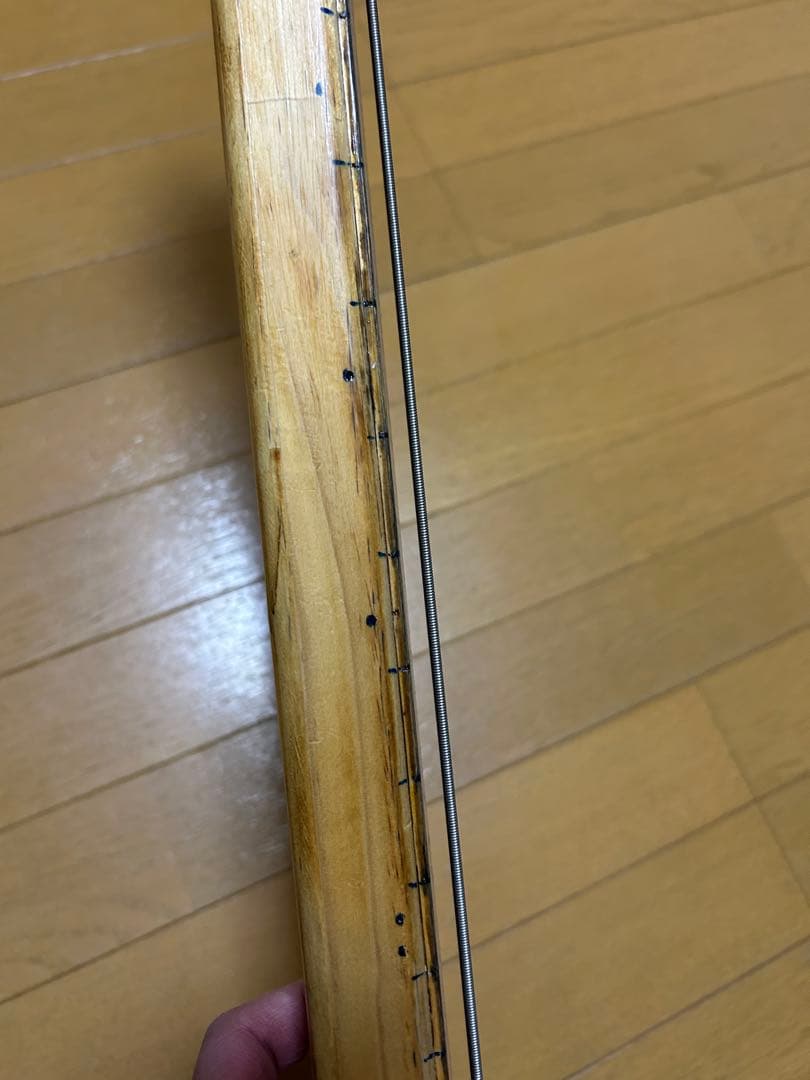 自作オイル缶エレキベース