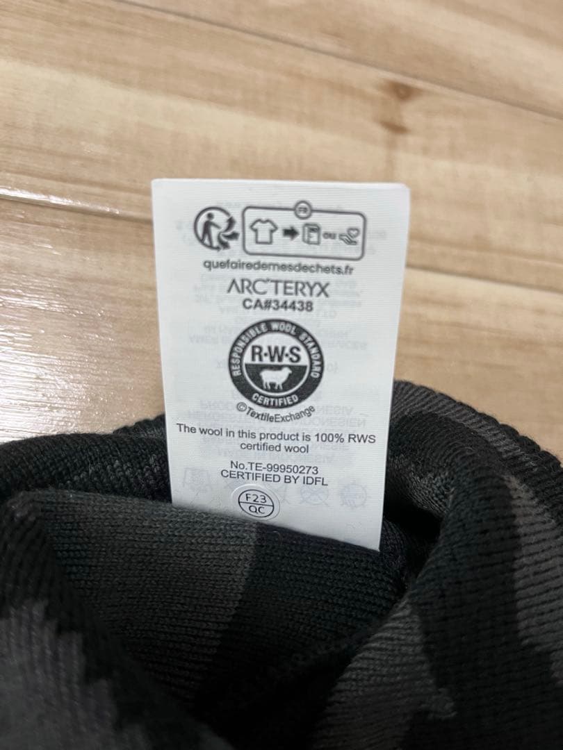 ARCTERYX グロットリブトークBlack/Graphite NA ニット帽