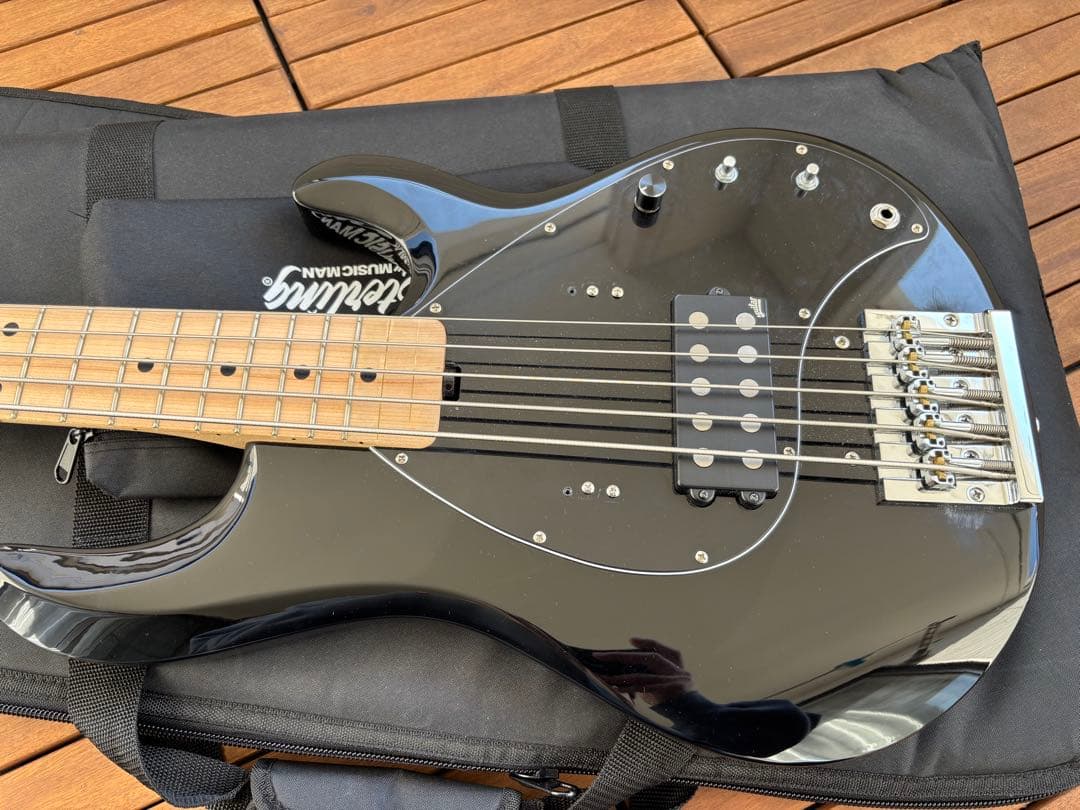 ベース sterling by musicman ray5