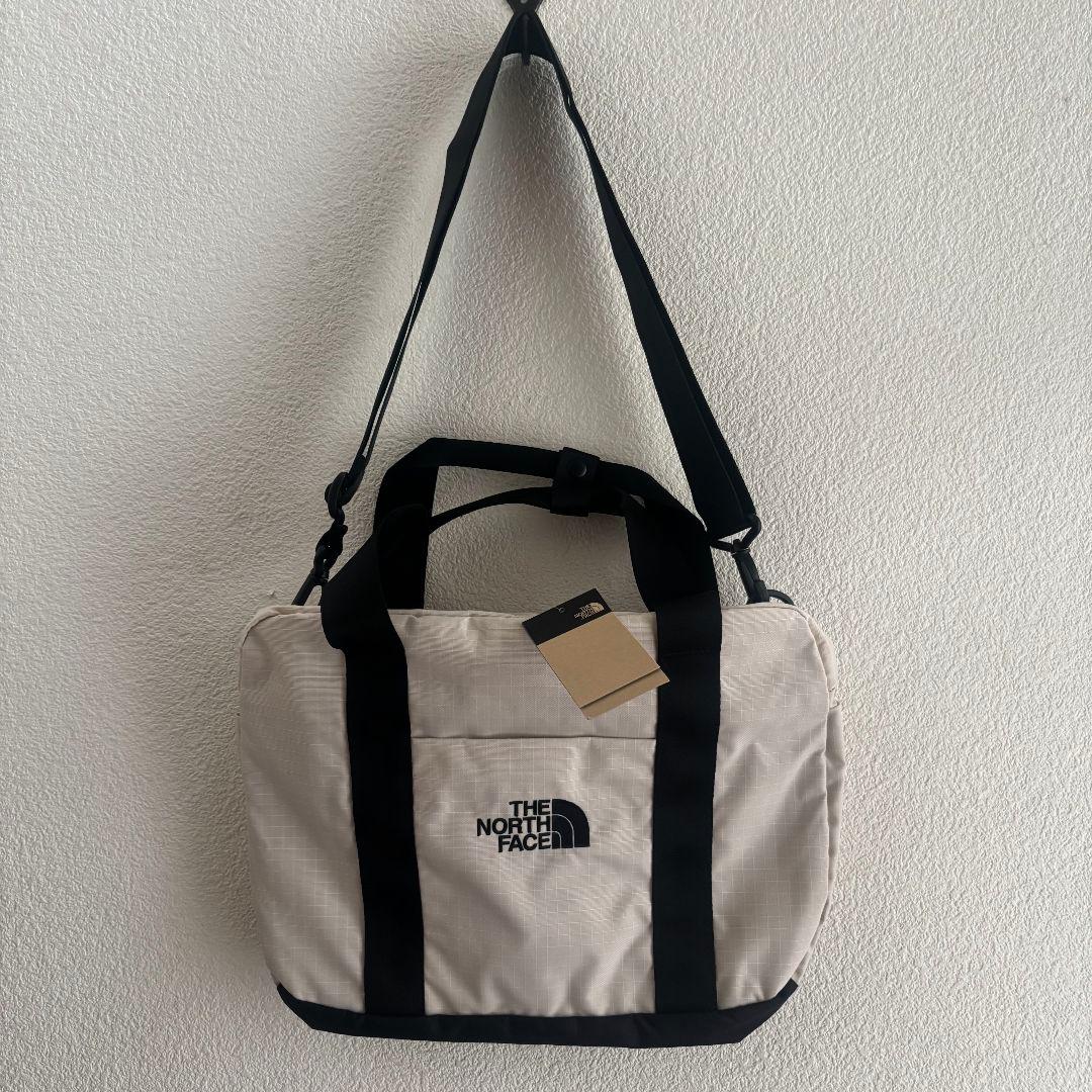 新品タグ付■ノースフェイス　ボストンバッグ　ショルダー ダッフルバッグ旅行バッグ
