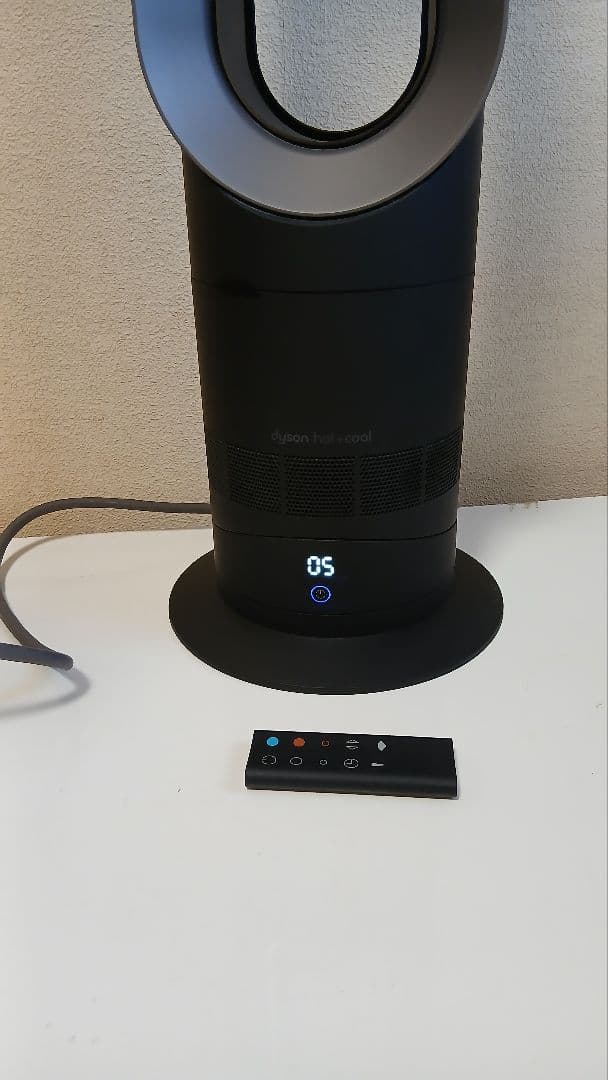 極美品　Dyson　セラミックファンヒーター　ブラック　AM09 2023年製