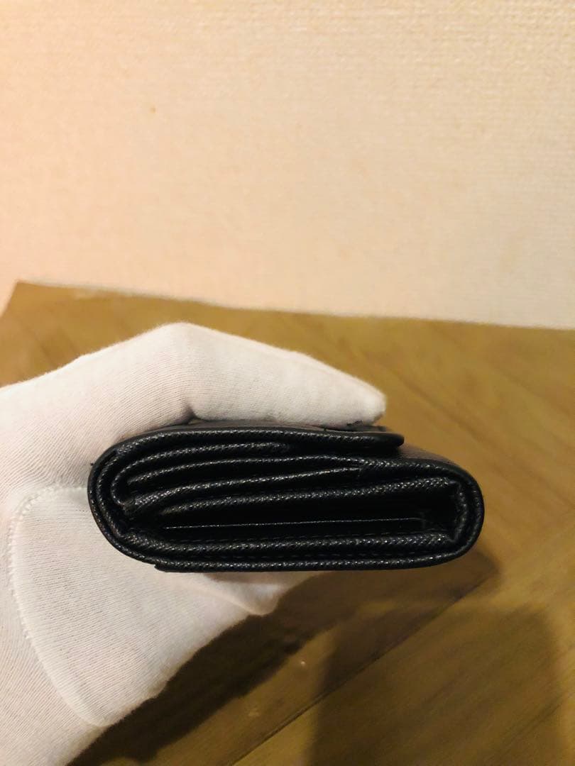 PRADA ブラック 三つ折り財布　ICチップ(RFID)搭載
