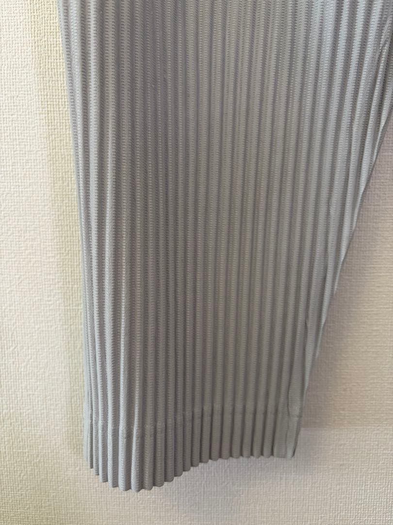 HOMME PLISSÉ ISSEY MIYAKE BASICS ライトグレー