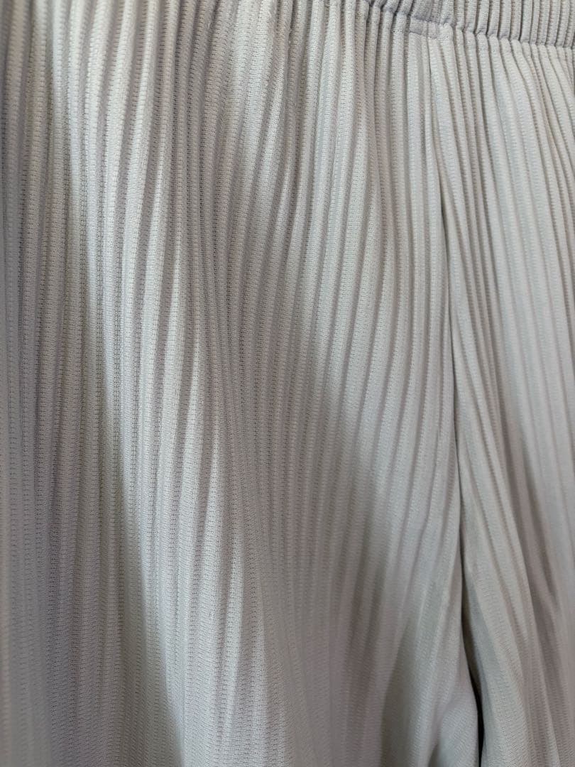 HOMME PLISSÉ ISSEY MIYAKE BASICS ライトグレー