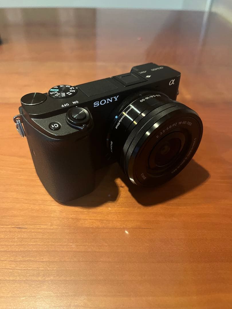 【ブラックミスト付き】Sony α6400ミラーレスカメラ 本体 + レンズ2本
