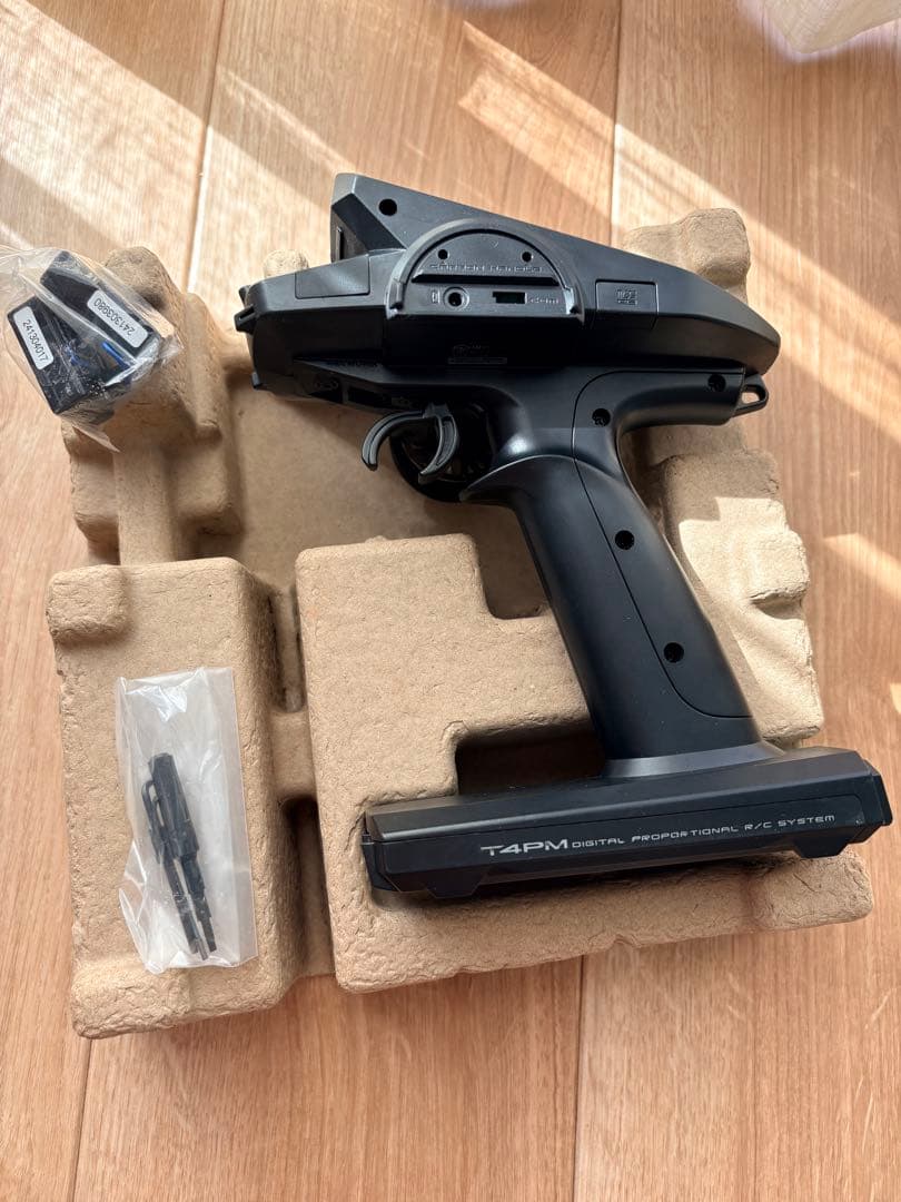 Futaba T4PM PLUS アンテナ内蔵式受信機2台付き