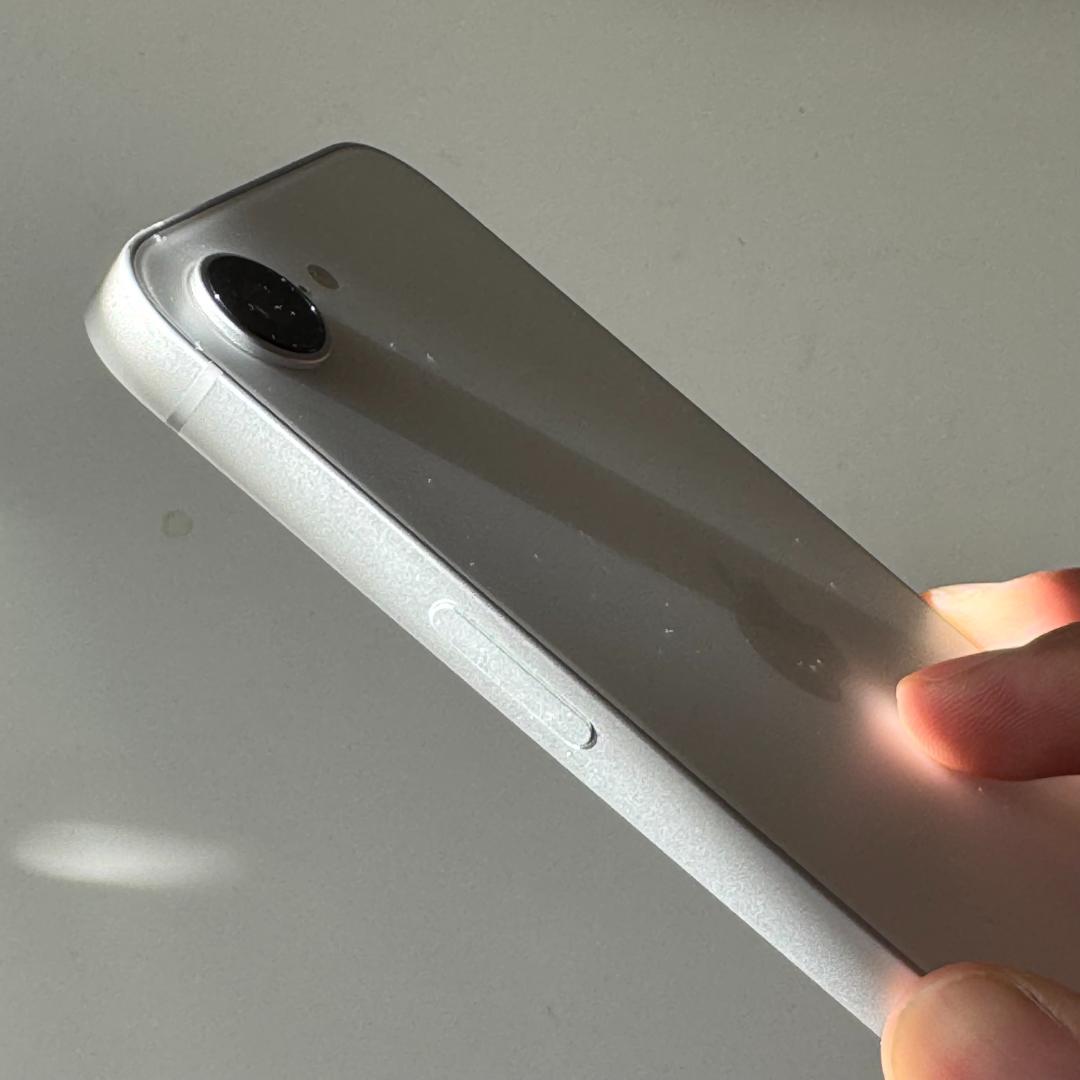 ひ*い様 【新品同様】iPhone 16e｜送料無料｜SIMフリー版　バッテリー