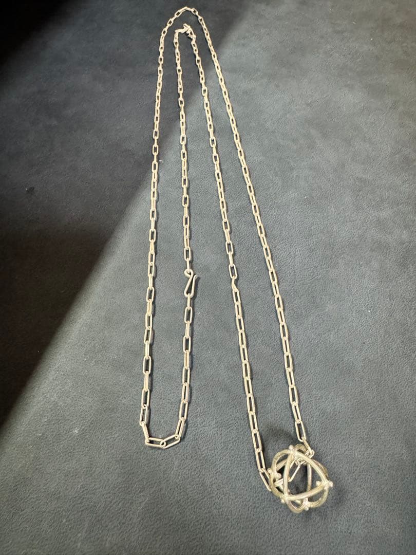 アクセサリー m.a+ globe necklace with silver chain