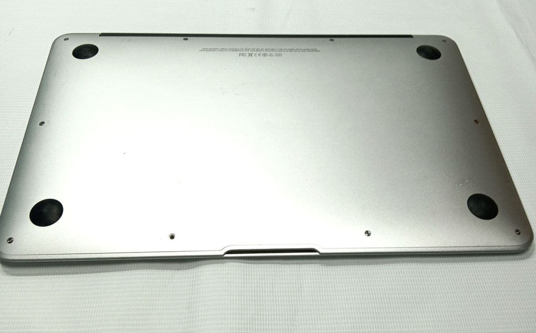 MacBook Air11インチ Core i5 SSD121GB 動作品格安