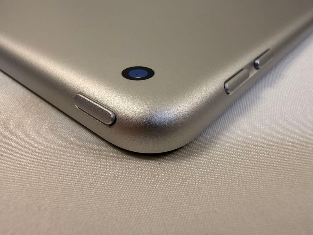 Apple iPad (第5世代) 128GB A1822