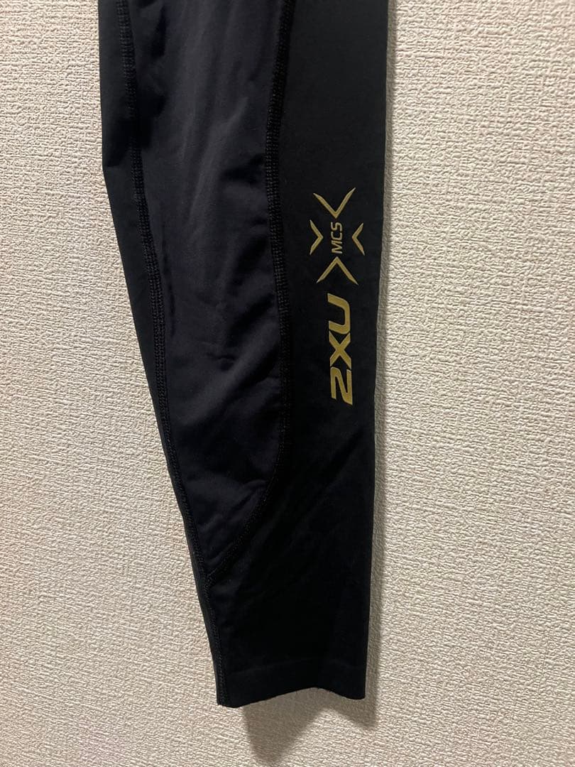 2XU 黒 ゴールドロゴ タイツ
