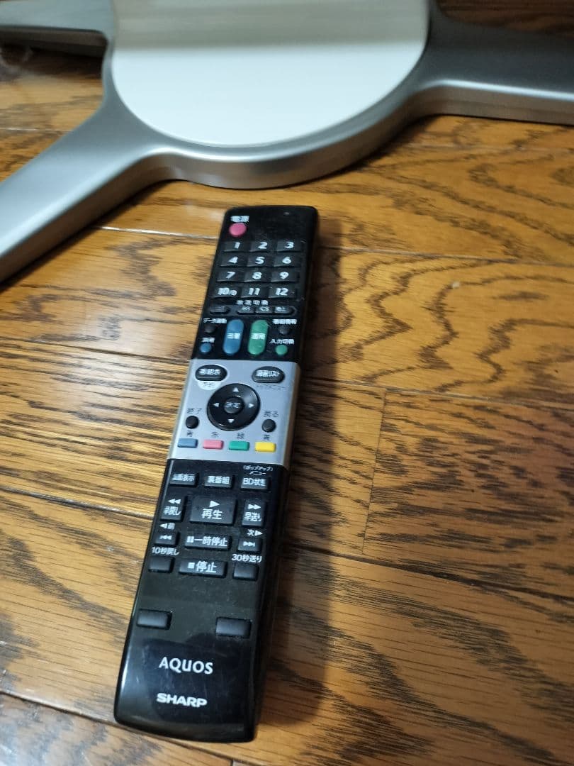 SHARP AQUOS 液晶テレビ 37本体 ホワイトボディ世界の亀山工場