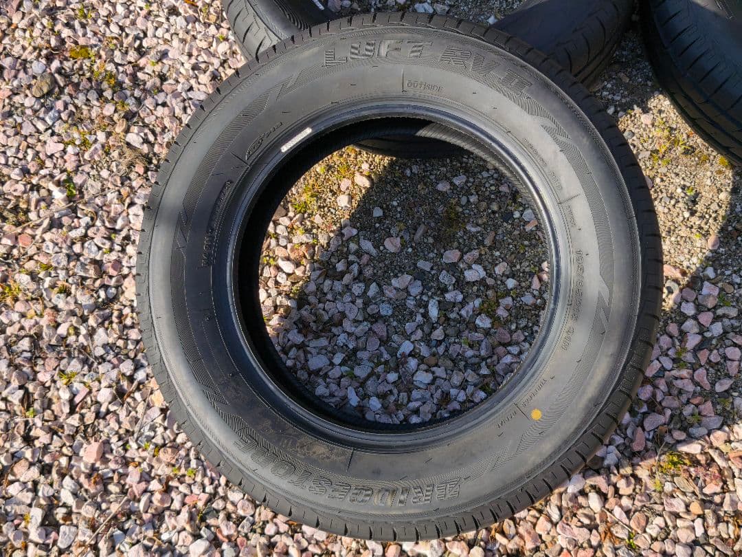 ブリヂストン ルフト RV2 195/65R15 4本セット 2025年製