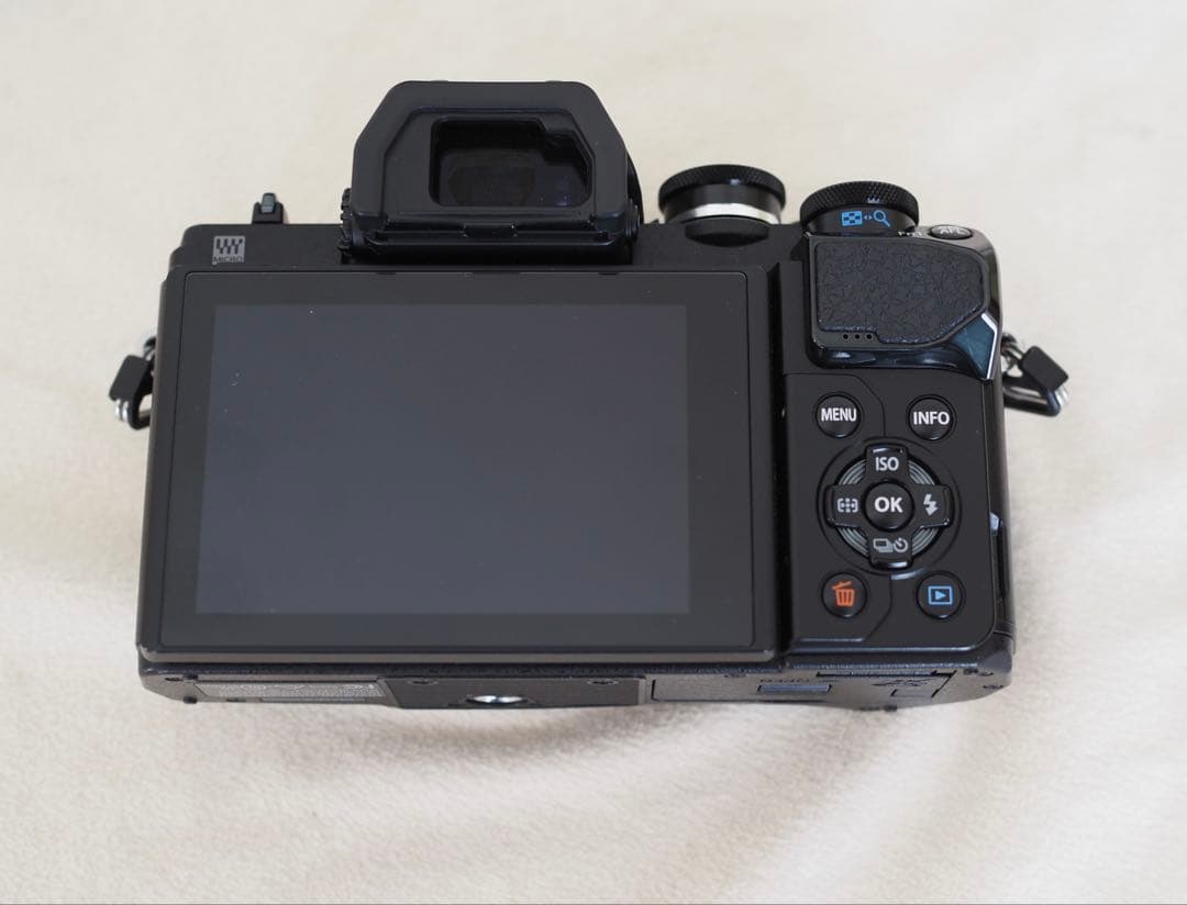 弓　OM-D E-M10 MarkⅢ シャッター回数3849 美品