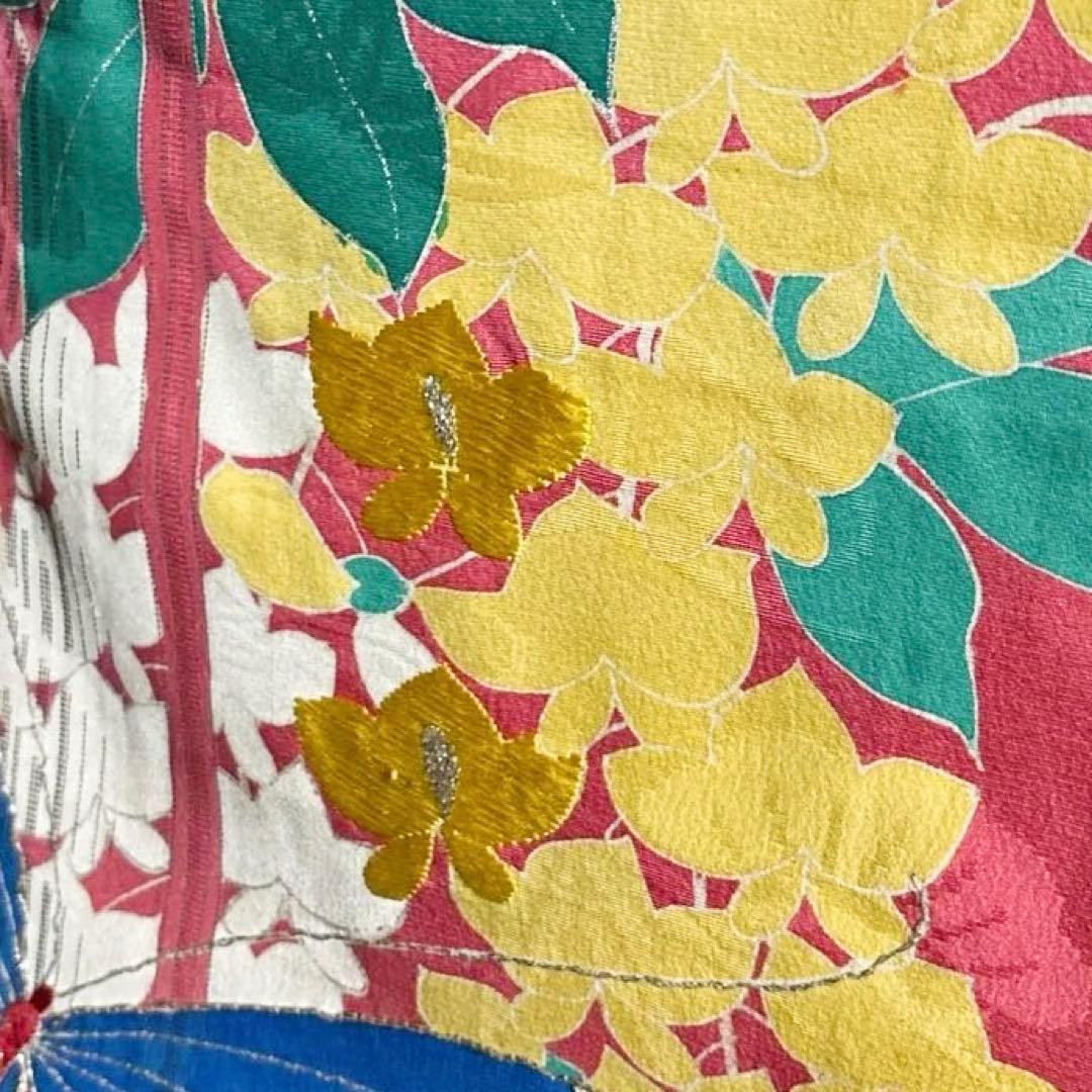 中振袖　アンティーク　正絹　￼藤の花や蝶の柄　奥の柄は、古典柄　刺繍あり
