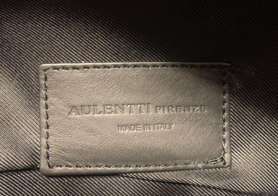 ［極美品］AULENTTI オウレンティ　ボディバッグ　ブラック レザー