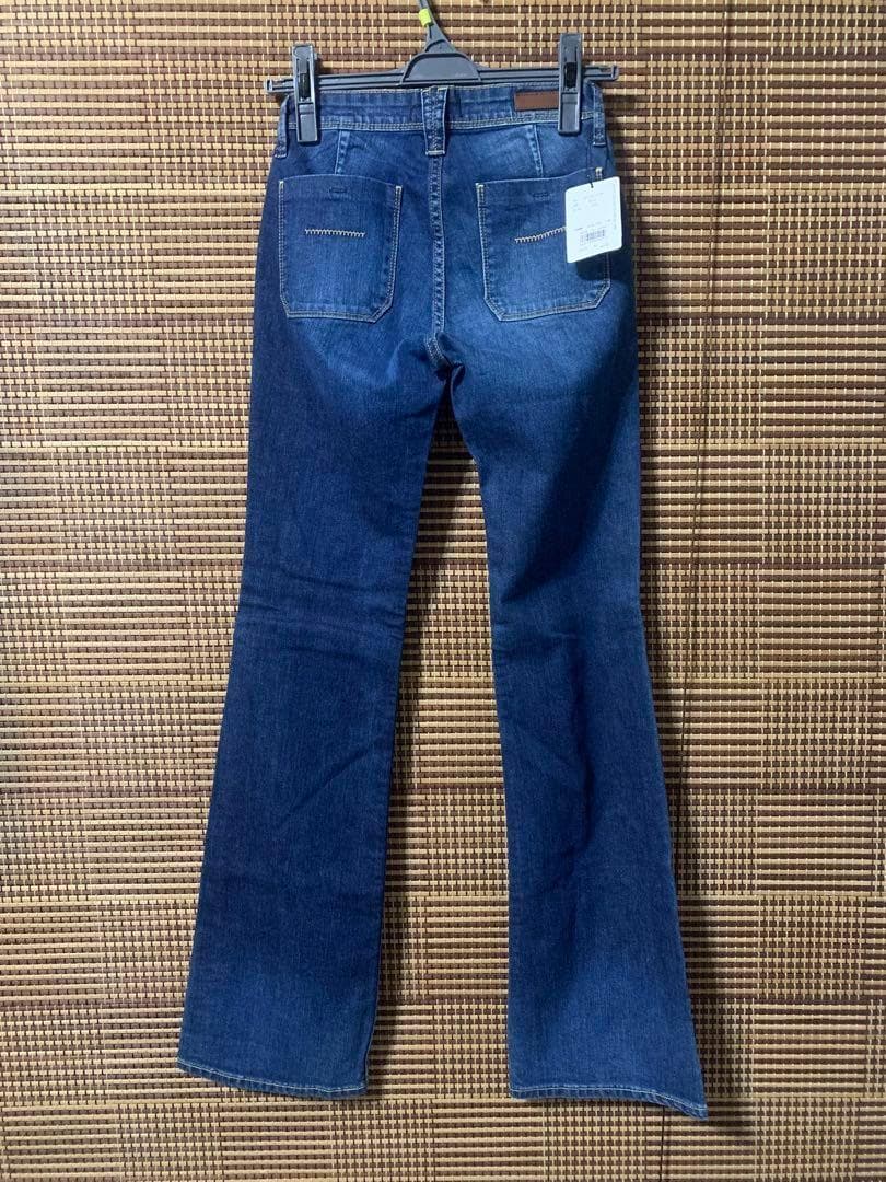 新品【ヤヌーク】ブーツカットデニム 23 定価¥25300