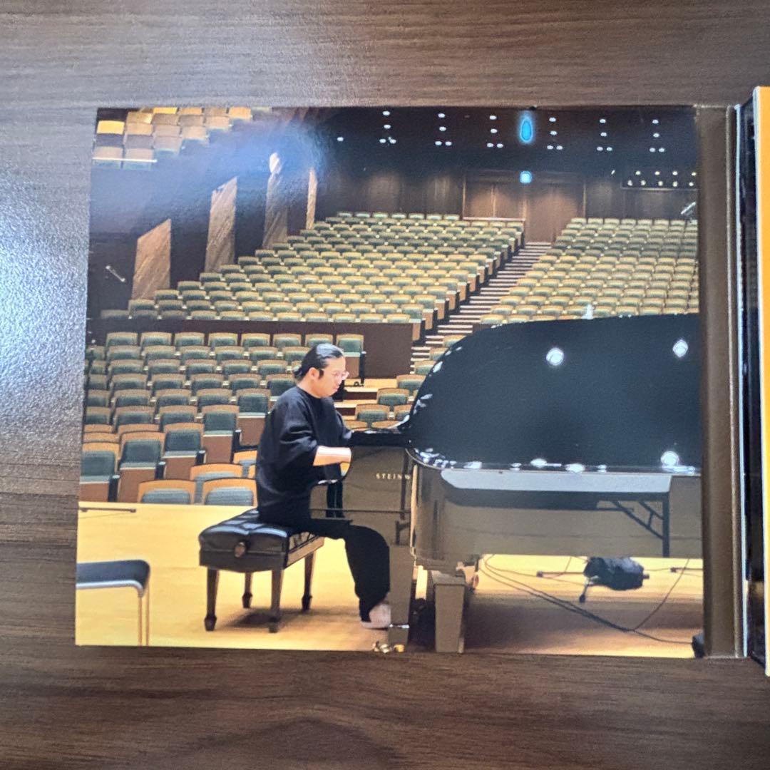 反田恭平 × 務川慧悟／Two Pianos 直筆サイン入り