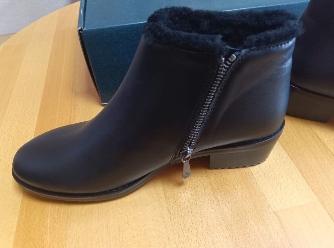エミュ/EMU Acton ショートブーツ　24センチ　黒　箱あり新品・未使用品