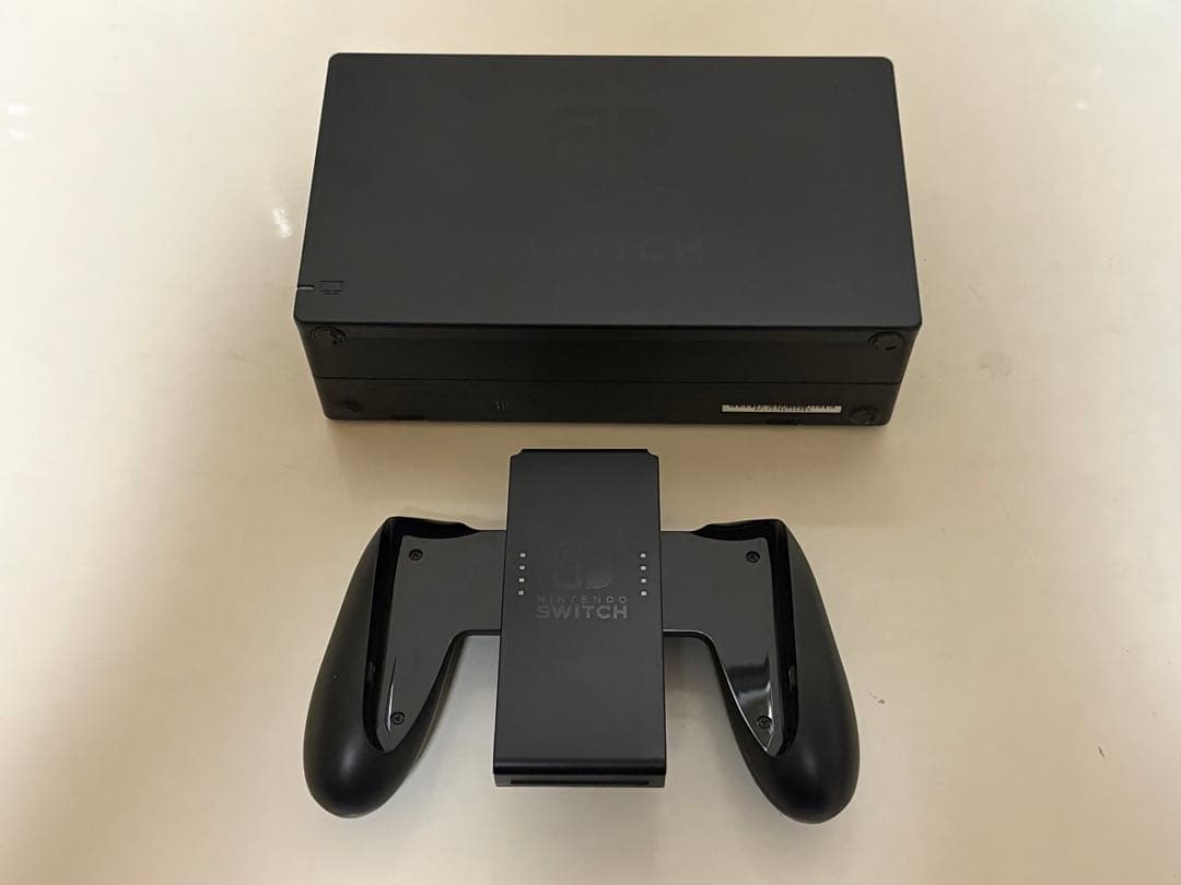Nintendo Switch 本体　携帯ポーチ付き