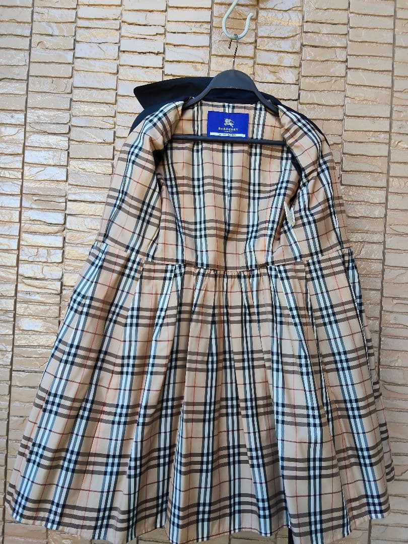 BURBERRY　ブラック トレンチコート 裏地ノバチェック