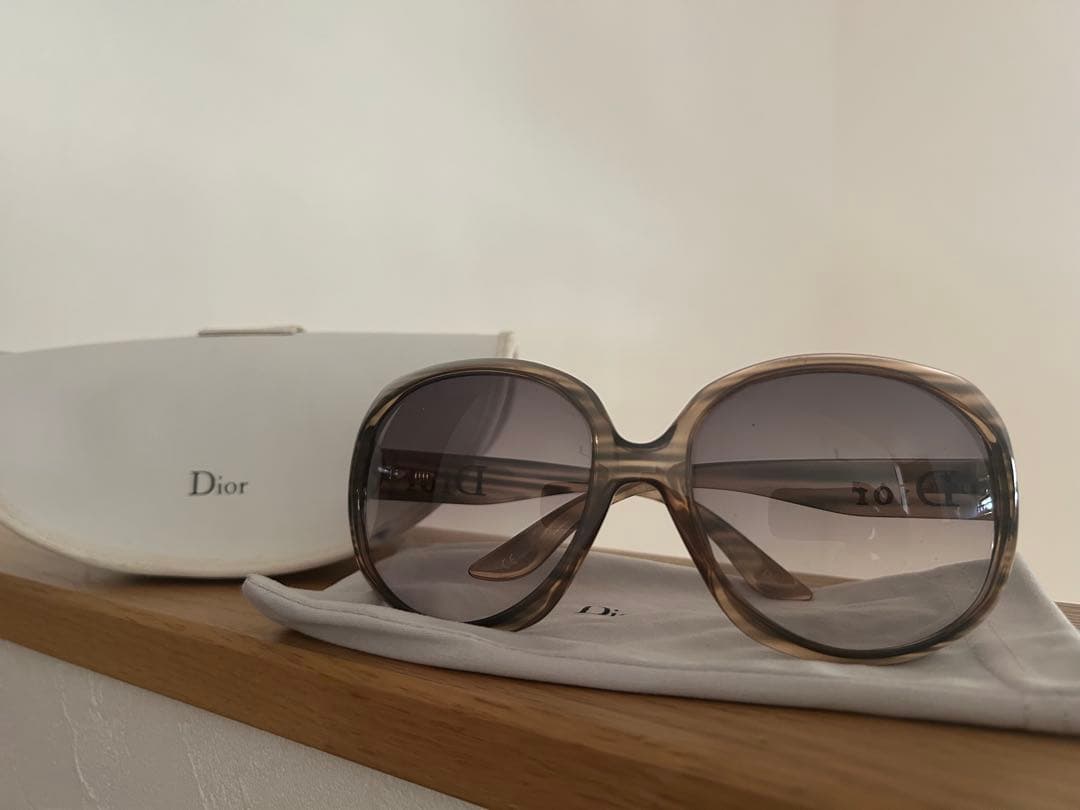 Dior サングラス グレー 大きめレンズ