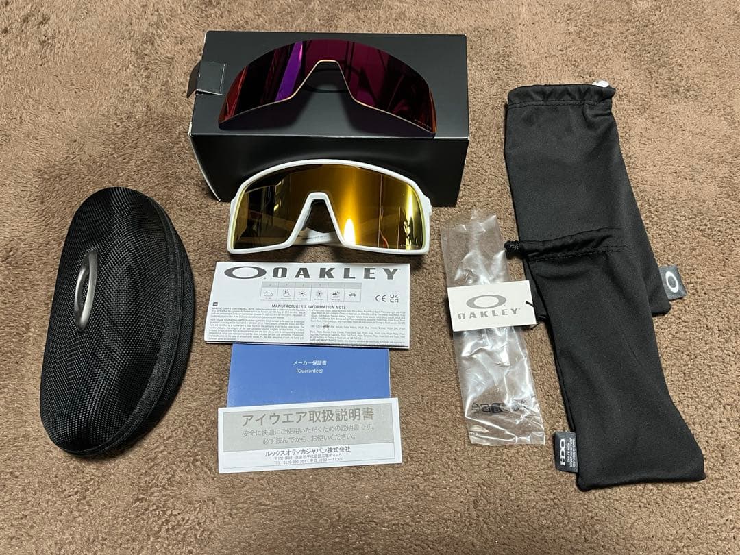 小物 oakley SUTRO