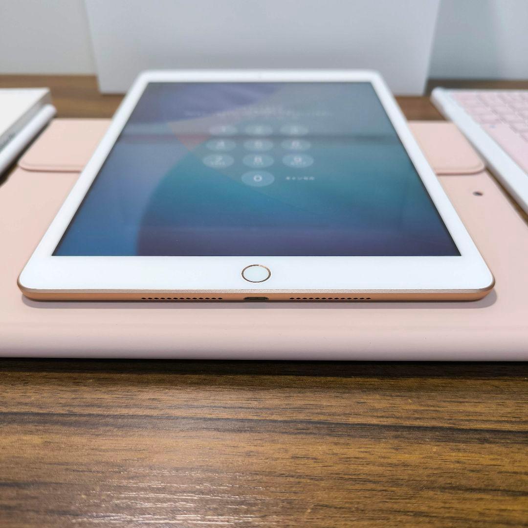 iPad 第8世代 Simフリー 32GB ケースとキーボード、タッチペン