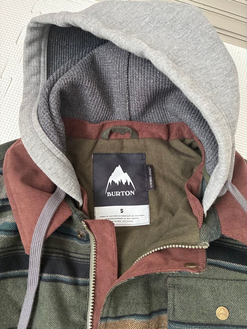 大幅値下げ！【BURTON】スノーボードウエア　LIVINGLINING