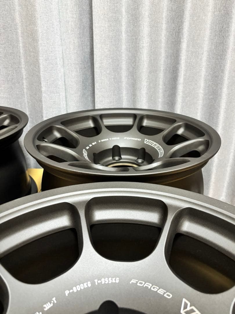 レイズボルクレーシングZE40X 8.5J -10 FACE-3 BT【鍛造】