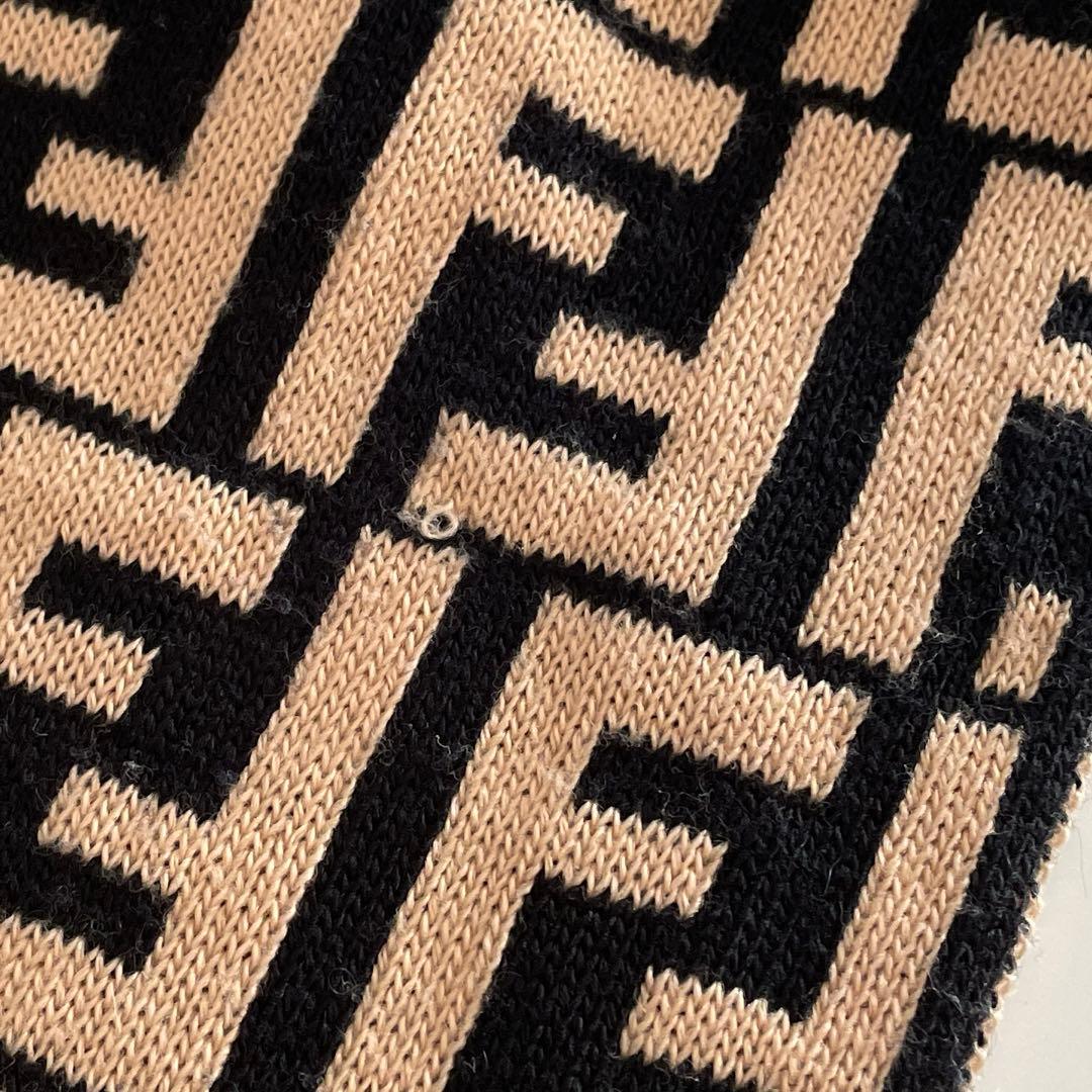 FENDI マフラー　ズッカ柄　ベージュと黒　タグ無し　美品