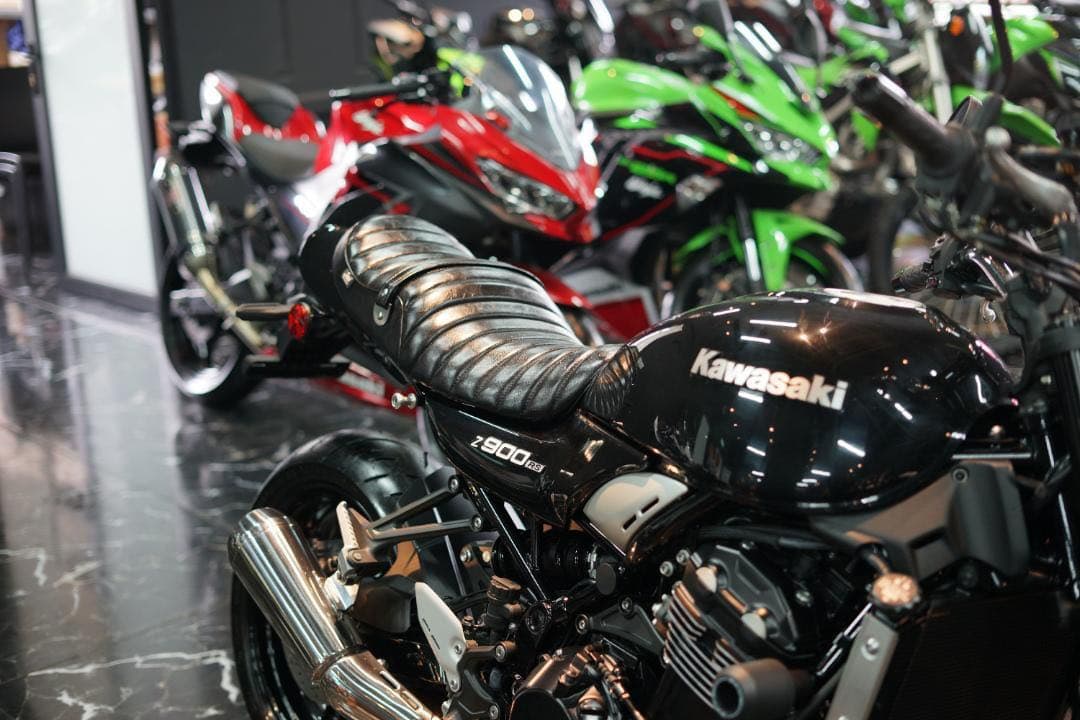 新品　z900rs　シート　　TYPE　１　新品（完成品,シートベース含む）