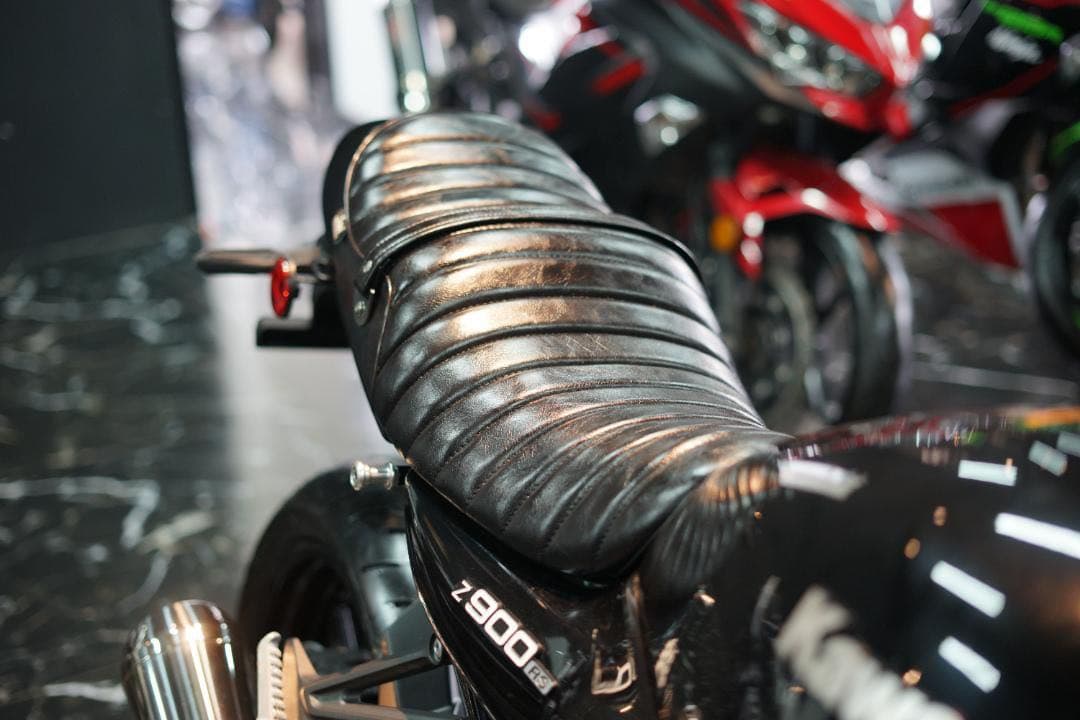 新品　z900rs　シート　　TYPE　１　新品（完成品,シートベース含む）