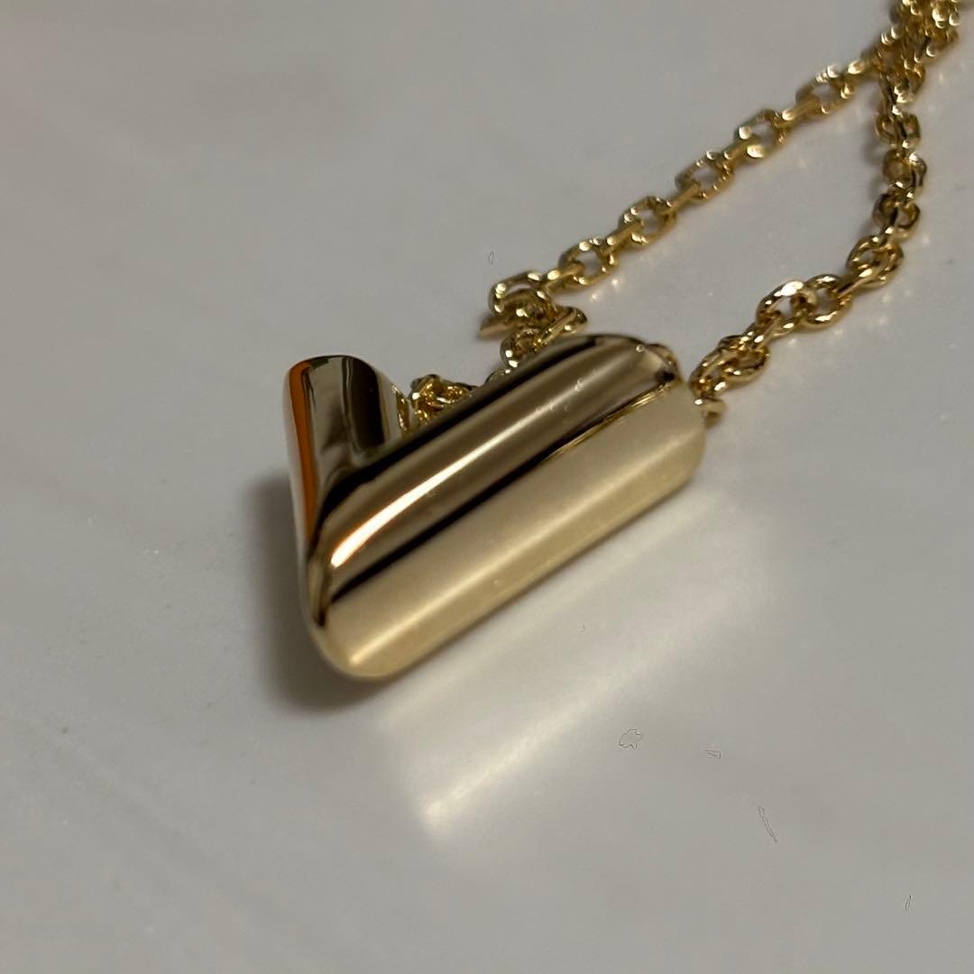 LOUIS VUITTON エッセンシャル　Vネックレス ゴールド　極美品
