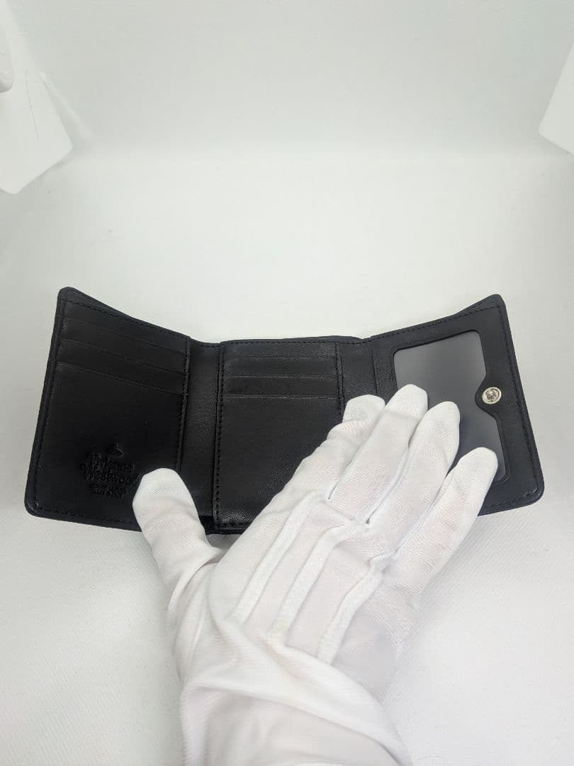3/30までの大特価！新品未使用ヴィヴィアンウエストウッド黒三つ折り財布 銀
