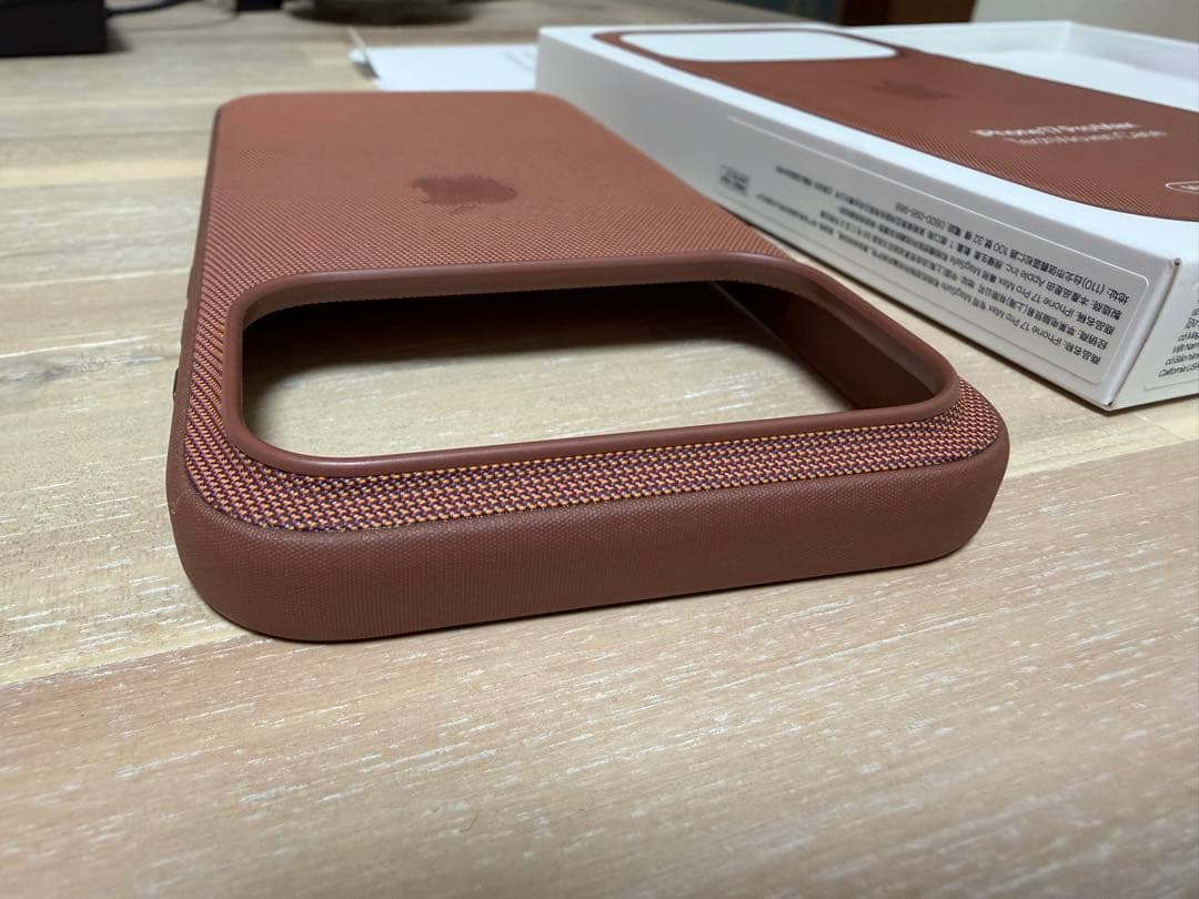 iPhone 17 ProMax用のテックウーブンケース シエナ